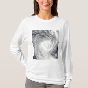 Tropischer Cyclone Oli vor der Küste von Tahiti T-Shirt