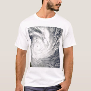 Tropischer Cyclone Yasi über Australien T-Shirt