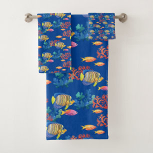 Tropischer Fisch und Korallen auf blau Badhandtuch Set