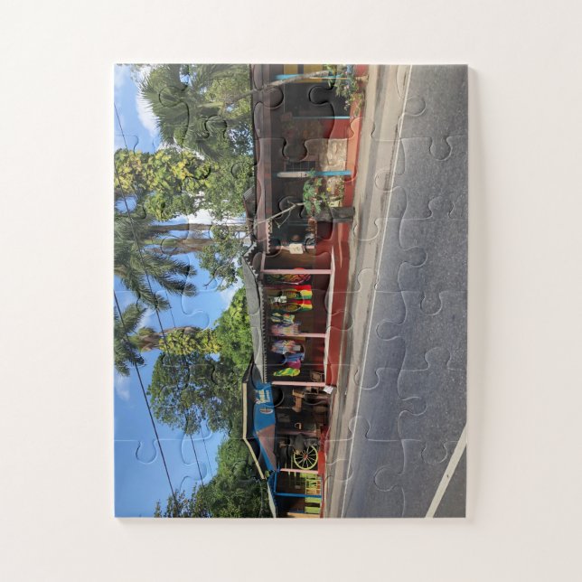 Tropischer Kunsthandwerkermarkt am Straßenrand Puzzle (Vertikal)
