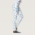Tropischer Ozean Blue Nautical Vintag Seashells Leggings<br><div class="desc">Schöne Leggings mit blauen und weißen Muschel. Ideal für einen Urlaub in einem tropischen oder Strandhaus,  für das Training oder für den alltäglichen Spaß am Ufer.</div>