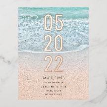 Tropischer Ozean und Sandstrand Save the Date