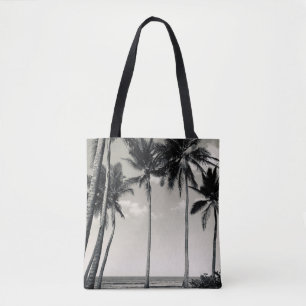 TROPISCHER PALMBAUM AM STRAND