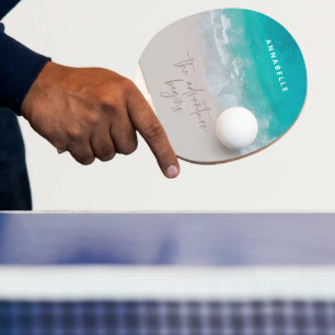 Tropischer Sandstrand Ozean das Abenteuer beginnt Tischtennis Schläger