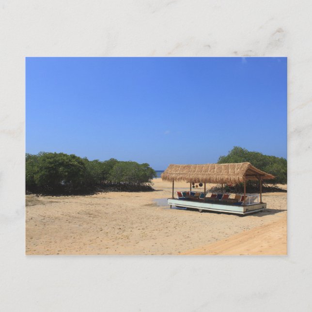 Tropischer Sandstrand Postkarte (Vorderseite)