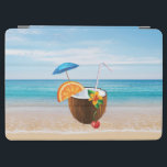 Tropischer Strand, Blauer Himmel, Ozean Sand, Coco iPad Air Hülle<br><div class="desc">Dieses Bild zeigt einen Kokospalmencoctail an einem schönen tropischen Strand. Ideal für diejenigen,  die tropische Ferien und Träumen von türkisblauem Wasser und weißen Sandstränden und Coctails Liebe.</div>