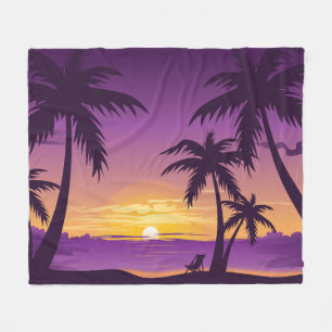 Tropischer Strand im Sonnenuntergang mit Palmen im Fleecedecke