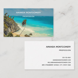 Tropischer Strand mit Palmen, die von Wind gesäumt Visitenkarte