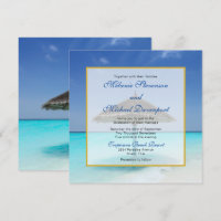 Tropischer Strand mit Strohdach-Schirm Hochzeit