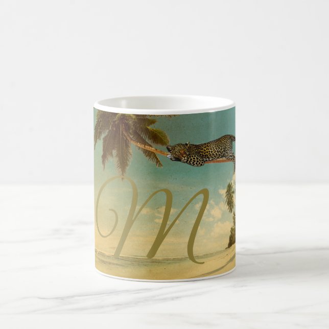 Tropischer Strand Palmenbaum Leopard Monogramm Kaffeetasse (Mittel)