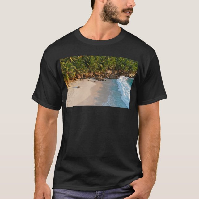 Tropischer Strand T-Shirt (Vorderseite)