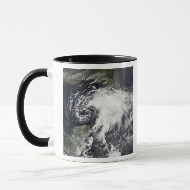 Tropischer Sturm Alberto Tasse (Links)