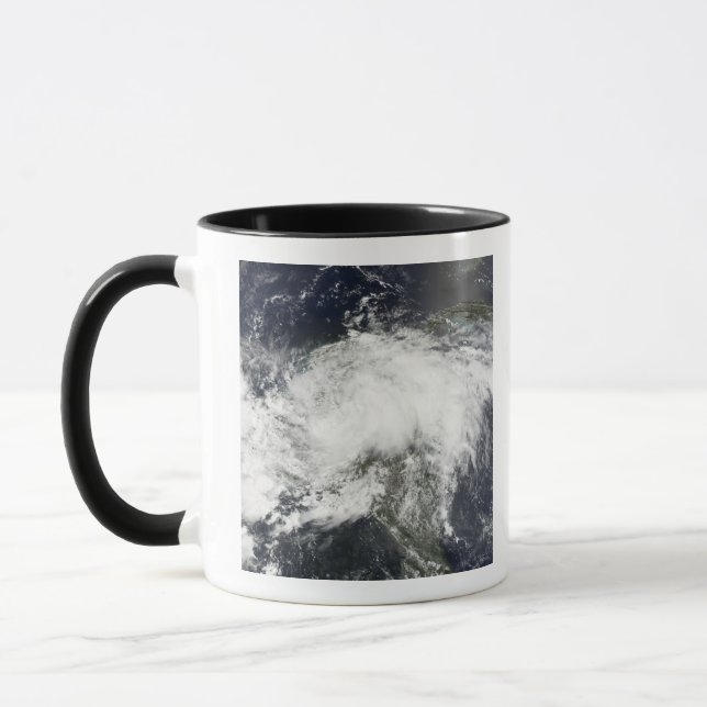 Tropischer Sturm Arthur Tasse (Links)