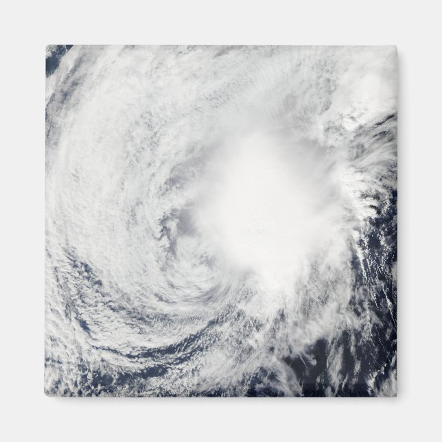 Tropischer Sturm Nida südöstlich von Kadena Magnet (Vorne)