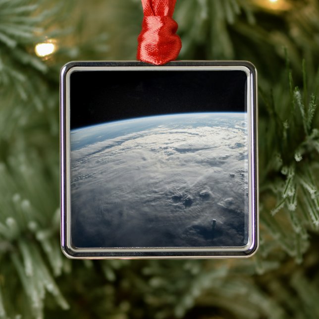 Tropischer Zyklon Idai über der afrikanischen Küst Ornament Aus Metall (Baum)