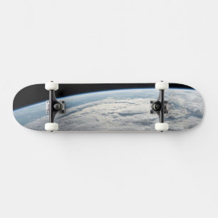 Tropischer Zyklon Idai über der afrikanischen Küst Skateboard