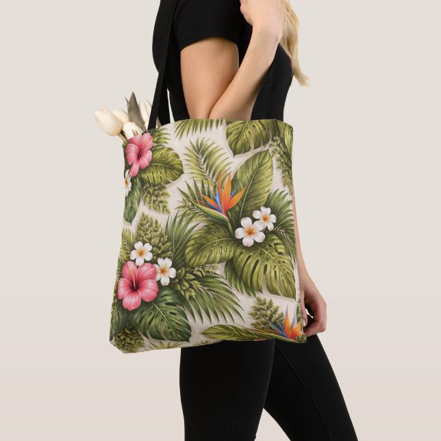 Tropisches Blumenmuster – Hibiskus, Monstera  (Von Nahem)