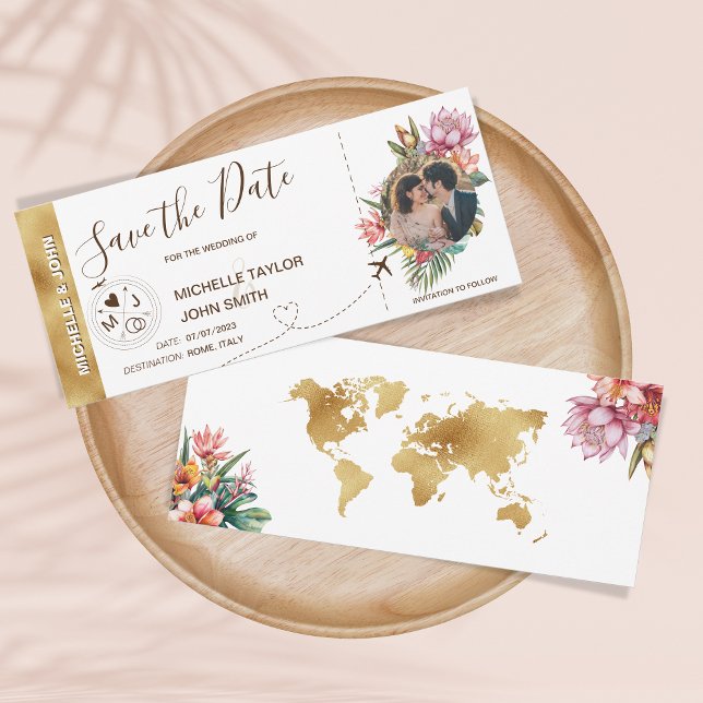 Tropisches Foto Boarding Pass Weltkarte Einladung (Tropical Floral Save The Date boarding pass ticket invitation with a circle photo)