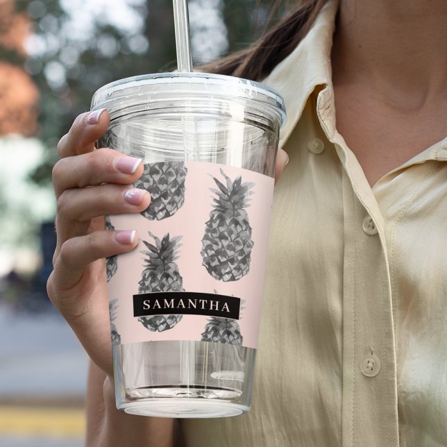 Tropisches Grau-Pink-Ananas-Muster mit Namen Acryltrinkbecher (Von Creator hochgeladen)