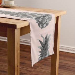 Tropisches Graues und rosa Ananas Nahtloses Muster Kurzer Tischläufer