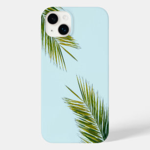 Tropisches grünes Palmenblatt auf Hellblau Case-Mate iPhone 14 Plus Hülle