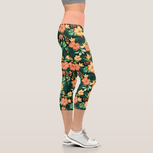 Tropisches Orangenmuster und grüne Blume Capri Leggings (Rechts)