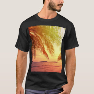 Tropisches Strandparadies: Serene Landschaft. T-Shirt