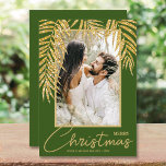 Tropisches Weihnachtsgebäck Feiertagskarte<br><div class="desc">Glamouröse Imitate goldene Glitzer-Palmen-Fronds markieren Ihr Lieblings-Foto auf diesen Feiertag dunkelgrünen Hintergrund Weihnachtsfotos Karten. Wählen Sie Matte für schwerstes Papier und High Definition für beste Qualität.</div>