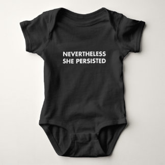 Trotzdem behielt sie den Baby Bodysuit bei Strampler