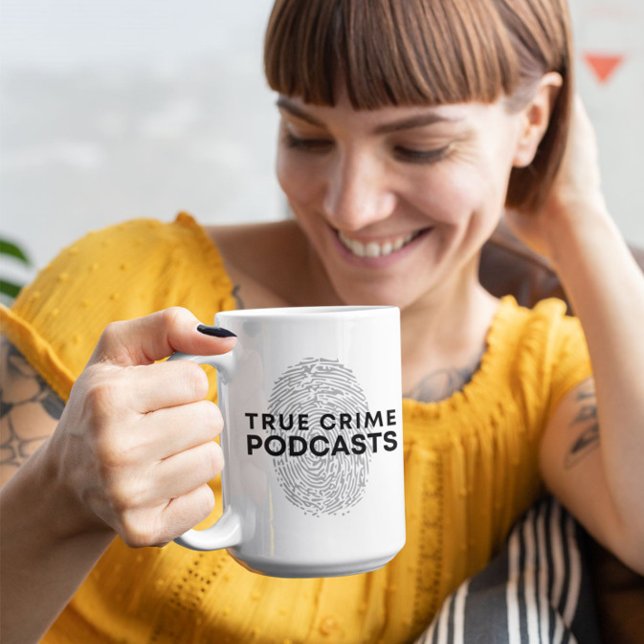 True Crime Podcast mit Fingerabdruck Kaffeetasse (Von Creator hochgeladen)