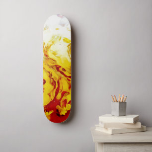 True Flames - lila goldfarbenes Feuer Skateboard