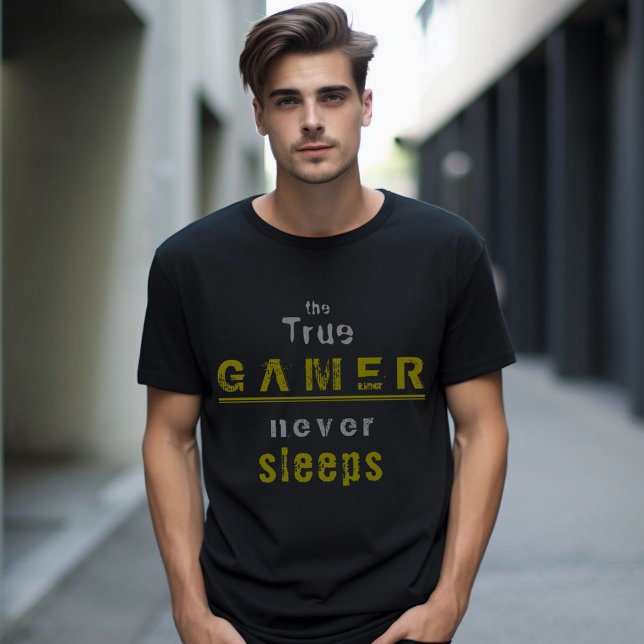 True Gamer schläft niemals Typografy Gamer T-Shirt (Von Creator hochgeladen)