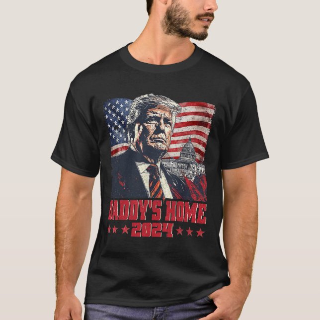 Trump 2024: Amerika Ck Daddys Zuhause Trump Pink T-Shirt (Vorderseite)