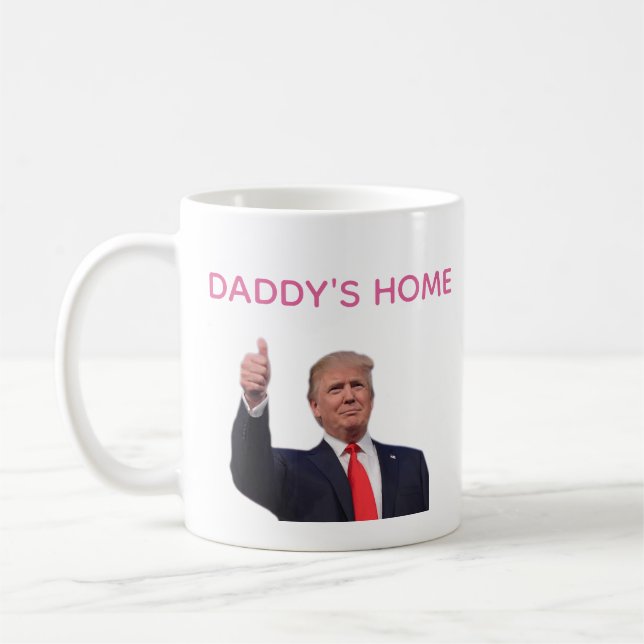Trump 2024 bringt Amerika zurück auf Daddys Zuhaus Kaffeetasse (Links)