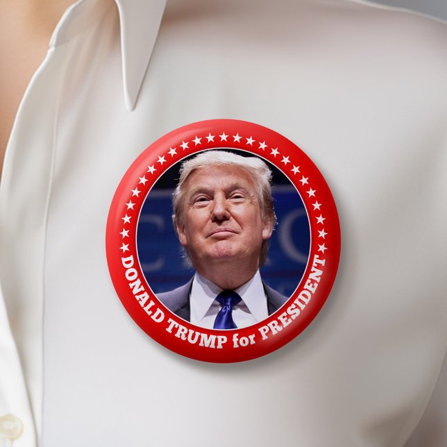 Trump 2024 mit Foto und roter Grenze Button (Trump 2024 Button)