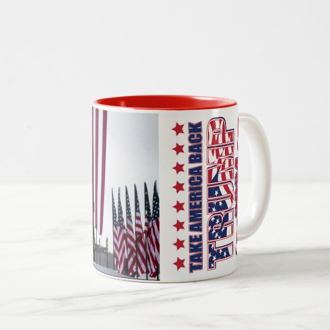 Trump 2024 nimmt Amerika zurück Zweifarbige Tasse (VorderseiteRechts)