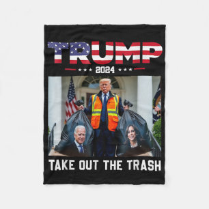 Trump 2024 nimmt den Mülleimer Trump aus dem Müll Fleecedecke