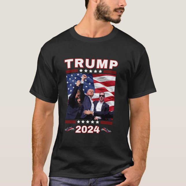 Trump 2024 Pennsylvania Kundgebung Fist Raised Ame T-Shirt (Vorderseite)