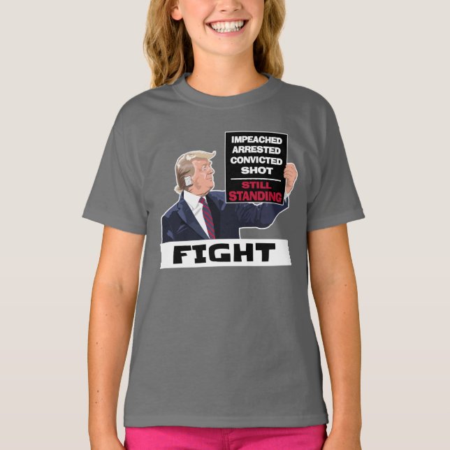 Trump 2024: Präsidentschaftswahl steht noch immer  T-Shirt (Vorderseite)