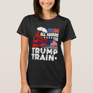 Trump 2024 steht ganz oben auf der Trump-Bahn in d T-Shirt