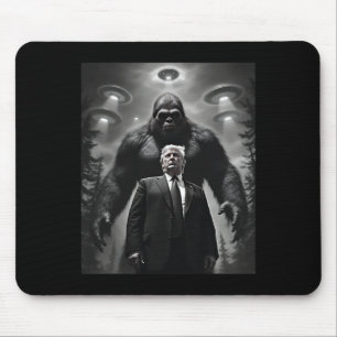 Trump Bigfoot UFO Außerirdischer Begegnung Mousepad