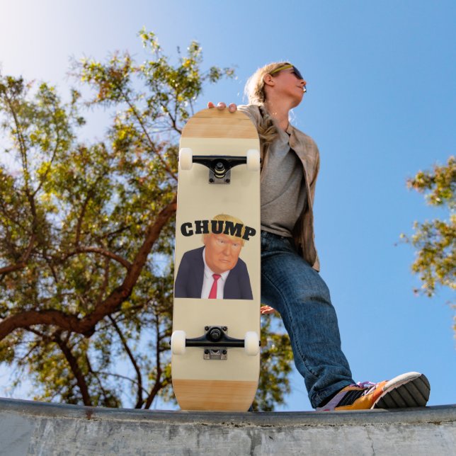 Trump/Chump Skateboard (Außenbereich 1)