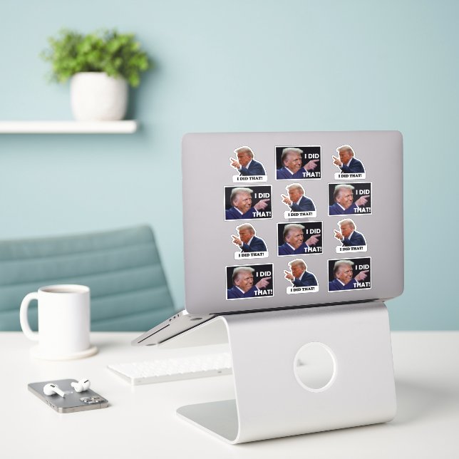 Trump did it 12 sticker sheet (Laptop auf Schreibtisch)