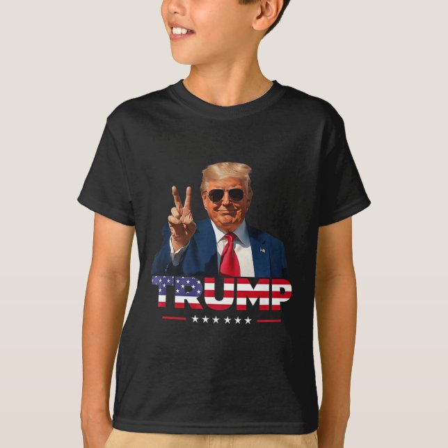 Trump - Friedenszeichen Hand USA Flagge Trump 2024 T-Shirt (Vorderseite)