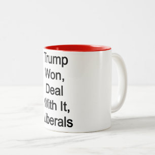 Trump gewinnt, geht mit den Liberalen um Zweifarbige Tasse