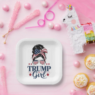 Trump Girl Messy Bun Trump 2024 Wahl Amerikaner Pappteller