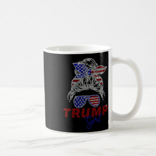 Trump Girl Messy Bun Wählt für Trump 2024 Imitats  Kaffeetasse