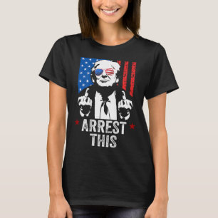 Trump hält dies fest (auf der Rückseite) T-Shirt