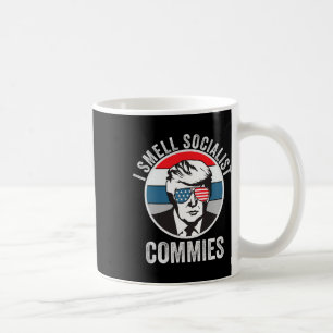 Trump I riecht Commies nach politischem Humor Kaffeetasse