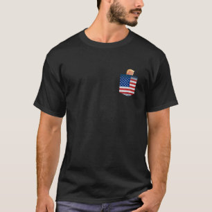 Trump in Ihrem Beutel Funny Trump 2024 Ping Pocket T-Shirt